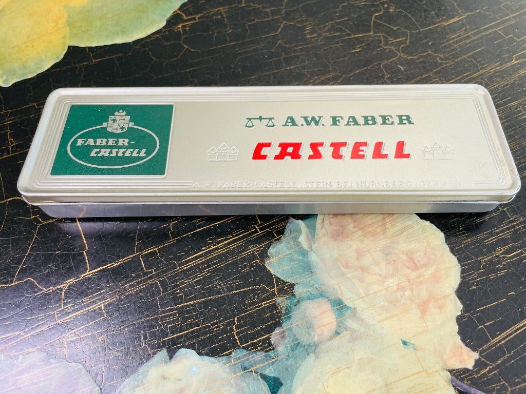 Vintage A.W. Faber-Castell Potloden in Metalen Blik, Verzenden, Zo goed als nieuw, Potlood of Stift