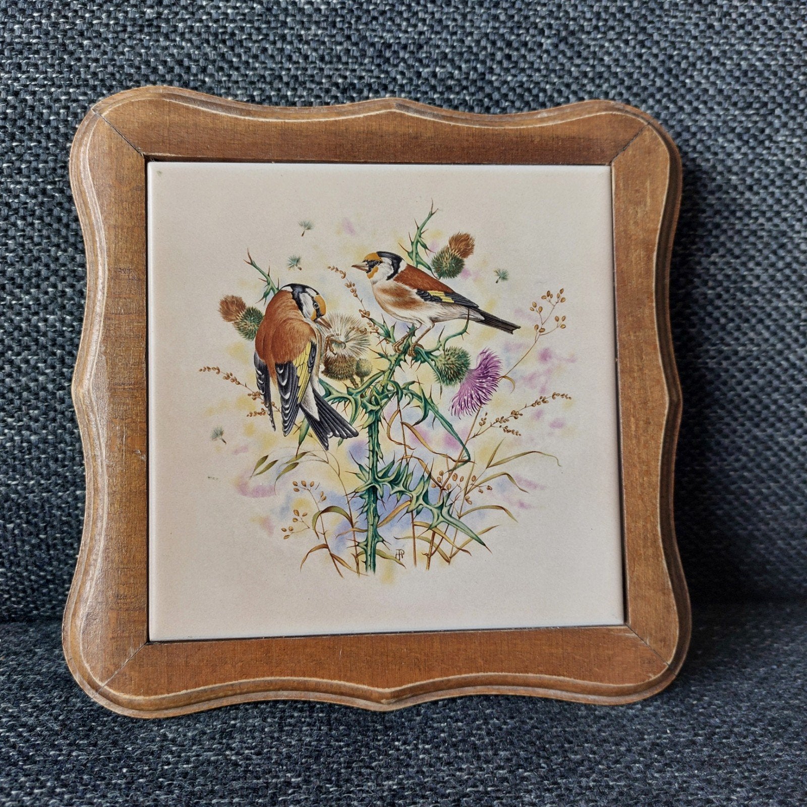 Vintage tegel met putters / distelvinken, Antiek en Kunst, Antiek | Wandborden en Tegels, Ophalen of Verzenden