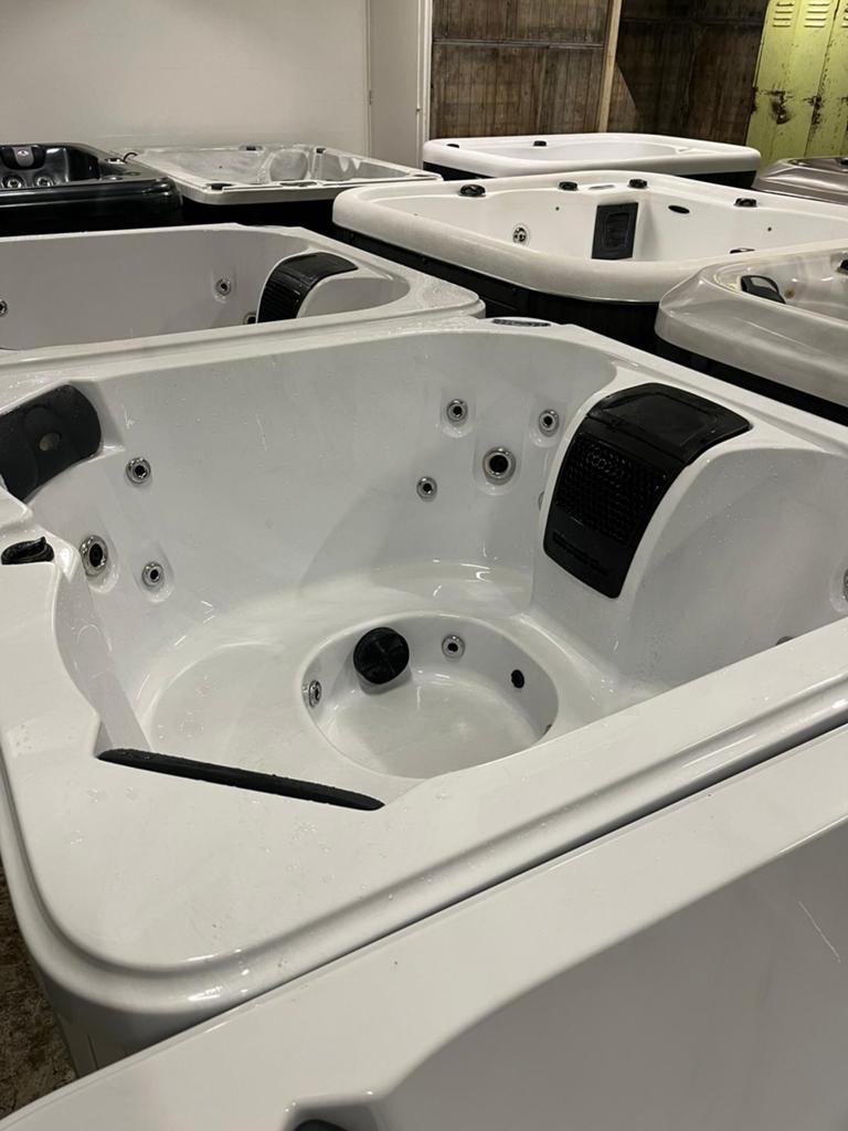 Demomodel  4 pers. Spa Jazz incl. Plaatsing & Garantie nieuw, Tuin en Terras, Bubbelbaden en Hottubs, Ophalen, Zo goed als nieuw