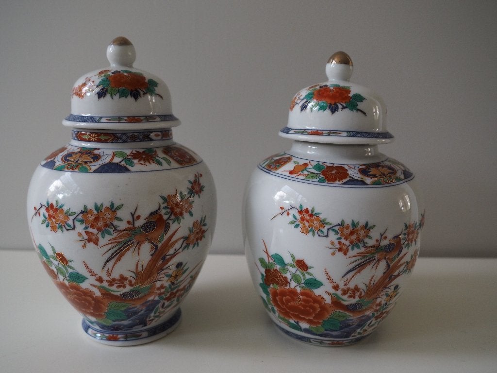 Twee Japanse porseleinen potten met deksel, Antiek en Kunst, Antiek | Porselein, Verzenden