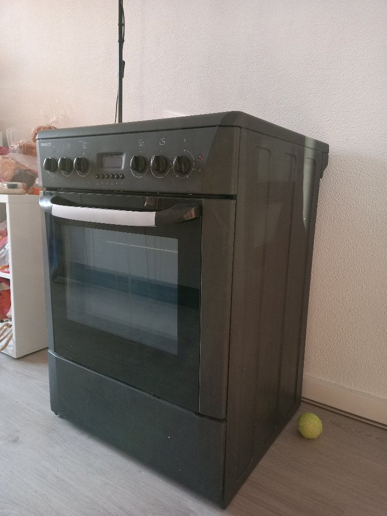 Elektrisch fornuis – gratis af te halen, Witgoed en Apparatuur, Ophalen, Gebruikt, 4 kookzones, 85 tot 90 cm