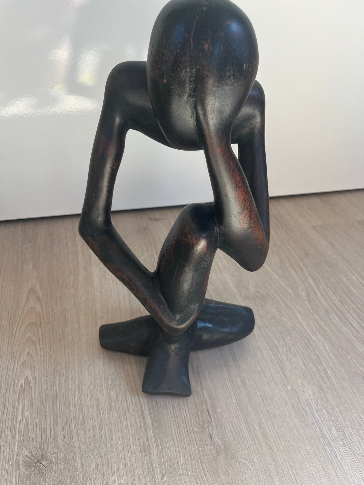 Houten beeld 'De Denker' - Abstracte sculptuur, Antiek en Kunst, Kunst | Beelden en Houtsnijwerken, Ophalen of Verzenden, Handgemaakt