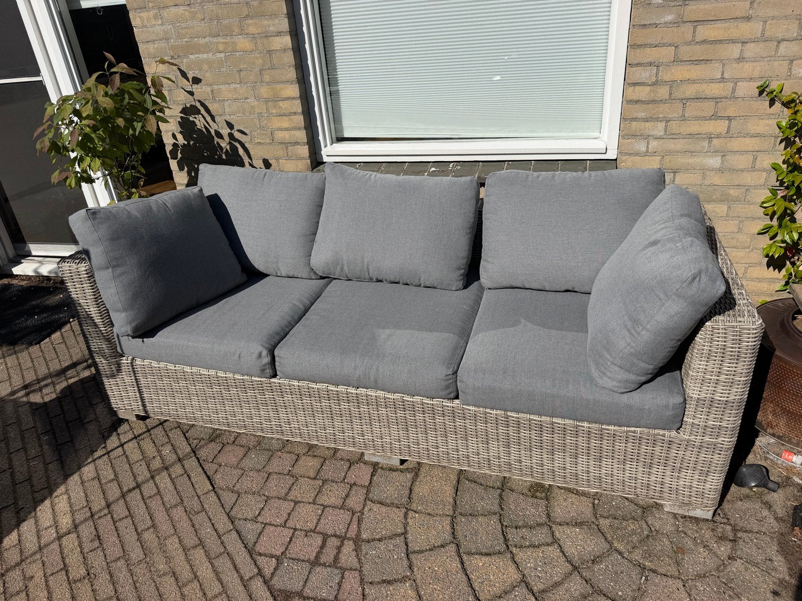 Wicker loungebank met kussens - 3 zitplaatsen, Tuin en Terras, Ophalen, Gebruikt, Wicker
