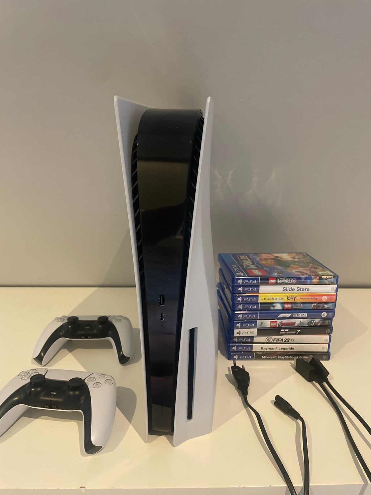 PlayStation 5 Disc Edition met 2 controllers en games, Spelcomputers en Games, Games | Sony PlayStation 5, 2 spelers, Ophalen