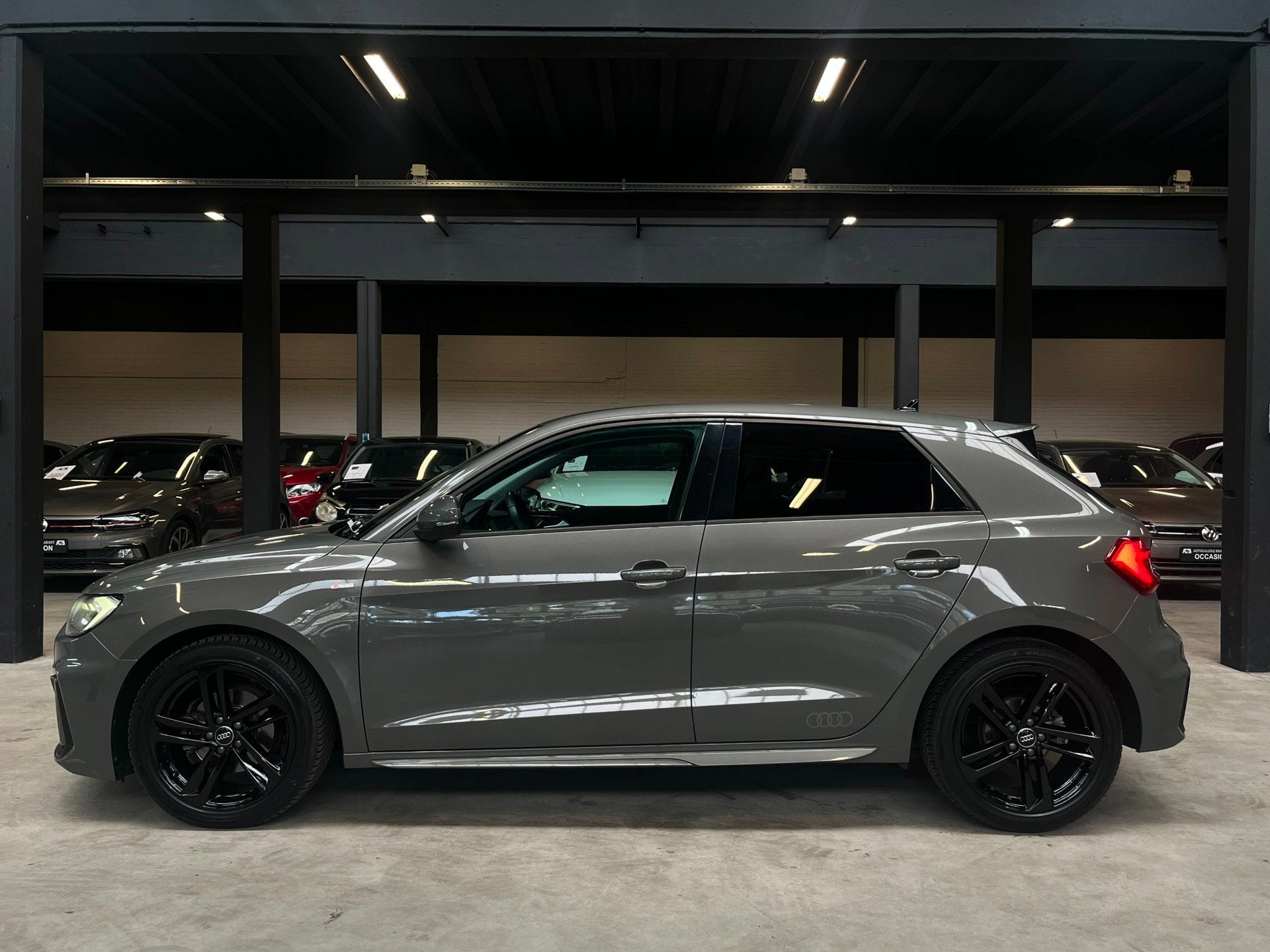 Audi A1 SPORTBACK 30 TFSI S Line Carplay/Virtual/Automaat, Stof, 116 pk, Bedrijf, 1100 kg