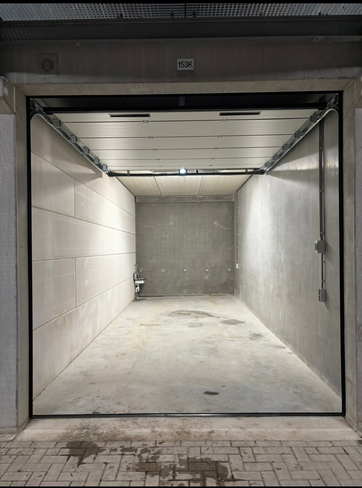 XL garagebox Rotterdam-Hoovliet WATER + ELEKTRISCHE DEUR