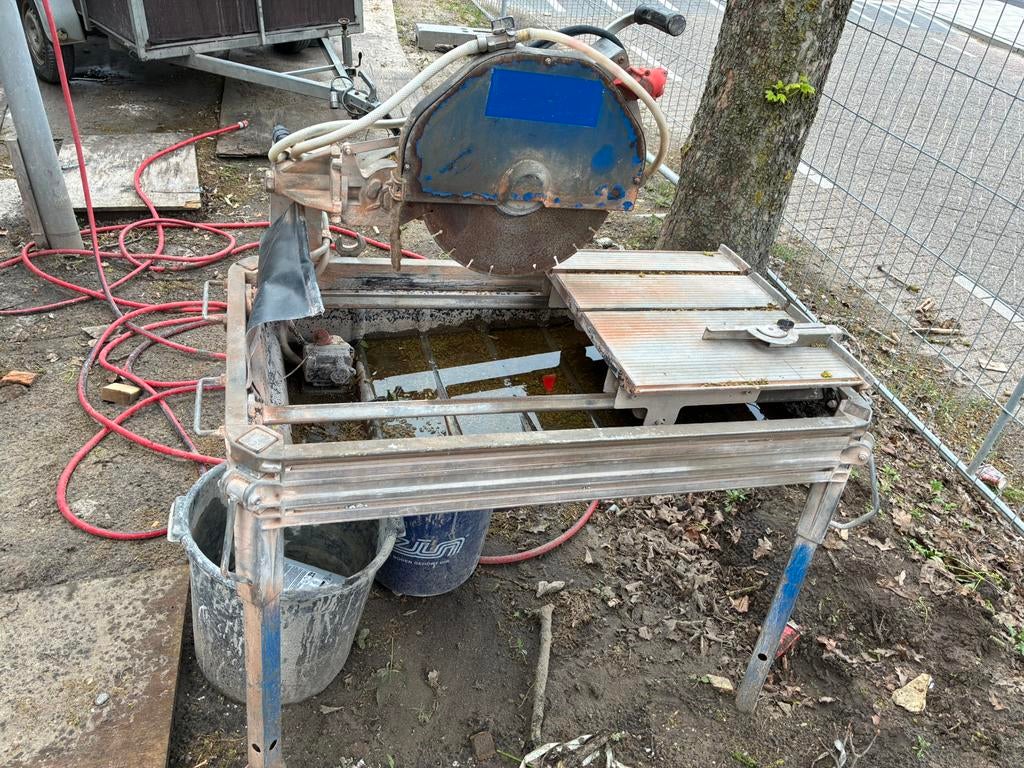 Carat Betonwaterzaag te koop, Doe-het-zelf en Verbouw, Gereedschap | Zaagmachines, Ophalen of Verzenden, Zo goed als nieuw, 1200 watt of meer