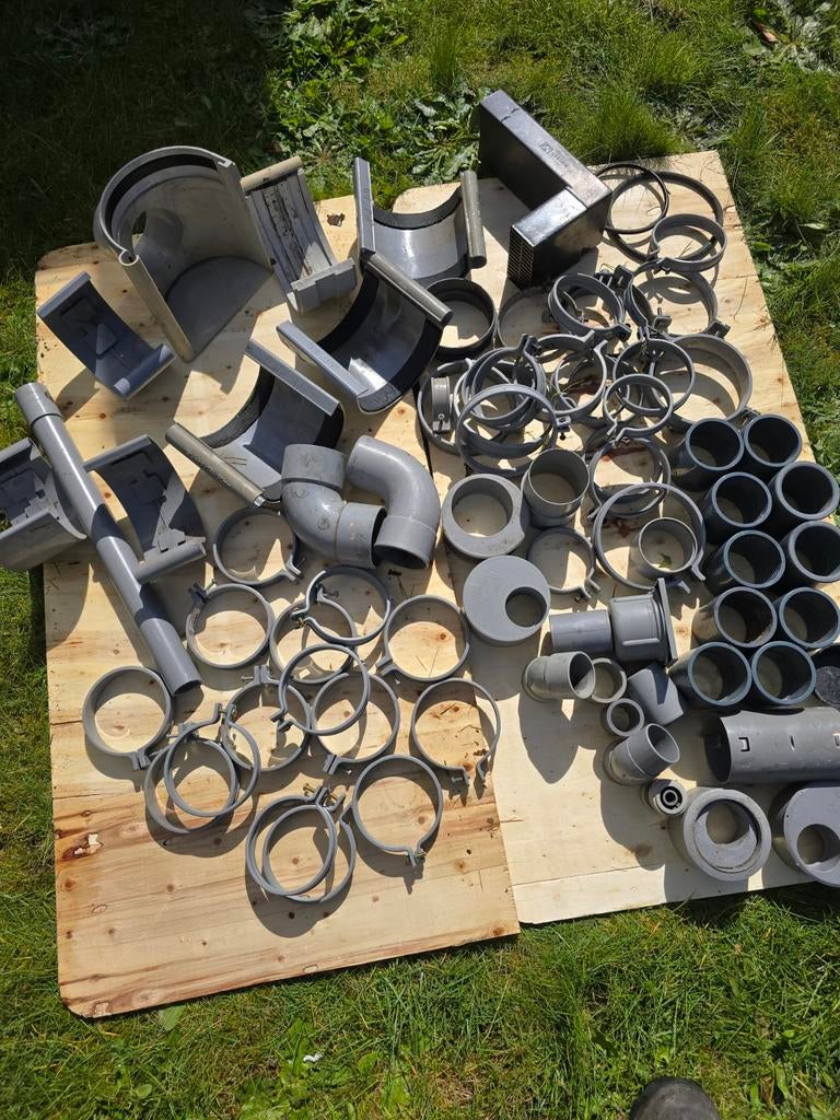 Diverse PVC afvoerbuizen en dakgoot onderdelen, Ophalen of Verzenden
