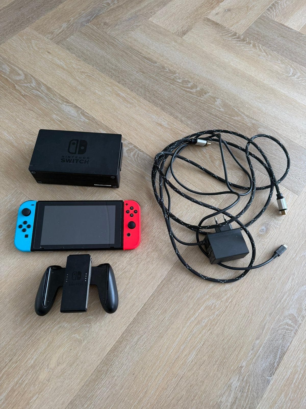 Nintendo switch unpatched compleet, Spelcomputers en Games, Spelcomputers | Nintendo Switch, Ophalen, Zo goed als nieuw, Met 2 controllers