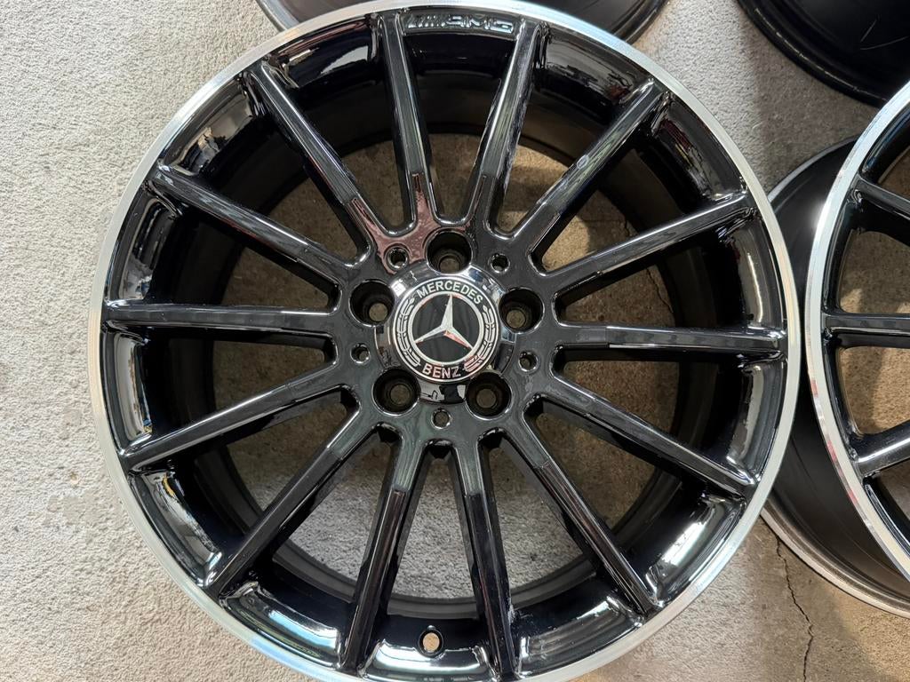 18 inch ORIGINEEL Mercedes A B klasse CLA AMG velgen, Auto-onderdelen, Banden en Velgen, 18 inch, Gebruikt, Banden en Velgen, Ophalen of Verzenden