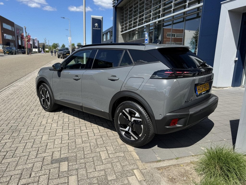 Peugeot 2008 PureTech 100 Allure l Vision & Drive Assist Pac, Auto's, Peugeot, Euro 6, 1199 cc, Leder en Stof, Nieuw