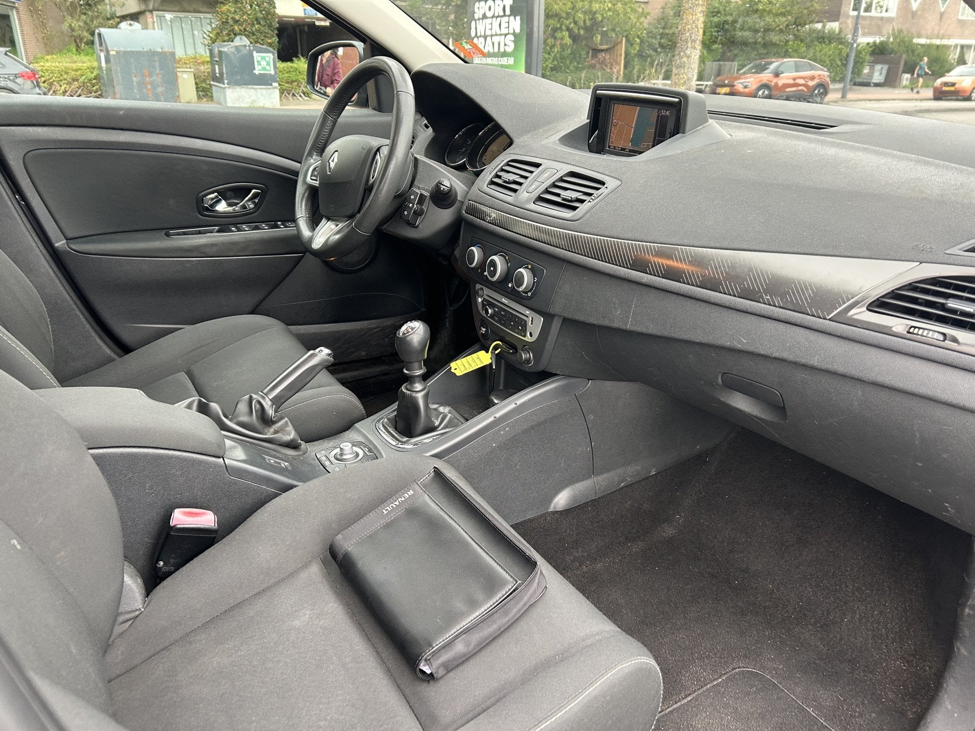 Renault Mégane Estate 1.5 dCi Expression navigatie apk airc, Auto's, Voorwielaandrijving, Euro 5, Stof, Gebruikt