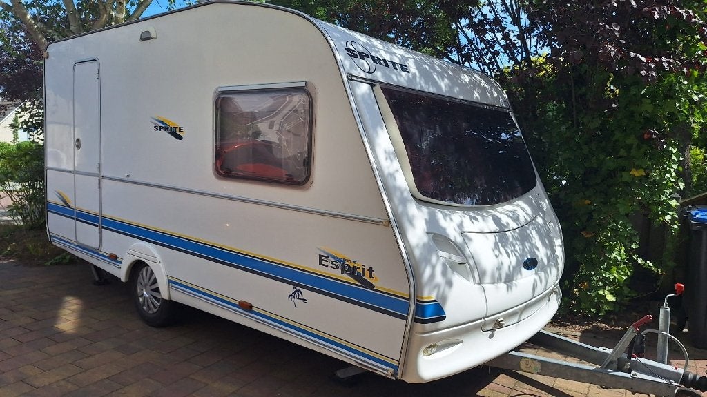 Caravan Sprite Esprit (bj 2003) incl. voortent en luifel, Dwarsbed, Treinzit, 750 - 1000 kg, Particulier