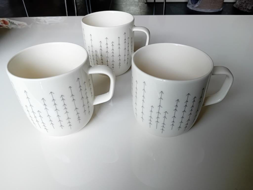 3 iittala Sarjaton mokken/ bekers 40 cl als nieuw puntgaaf., Ophalen of Verzenden, Zo goed als nieuw, Overige stijlen, Kop(pen) en/of Schotel(s)