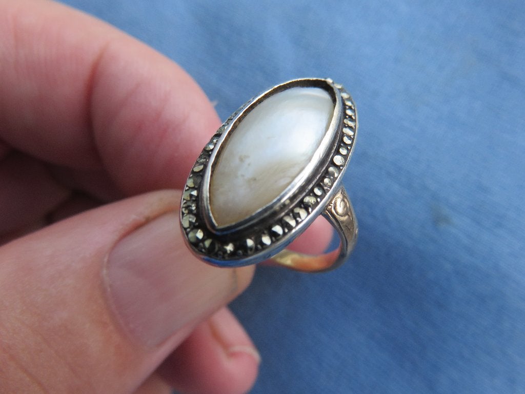 Antieke ring in goud en zilver met paarlemoer, Ophalen of Verzenden, Goud, Ring