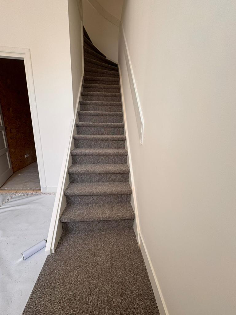 Trap Stofferen Specialist | Open & Dichte Trappen | Woning, Ophalen of Verzenden, Nieuw, 75 m² of meer, Tapijt