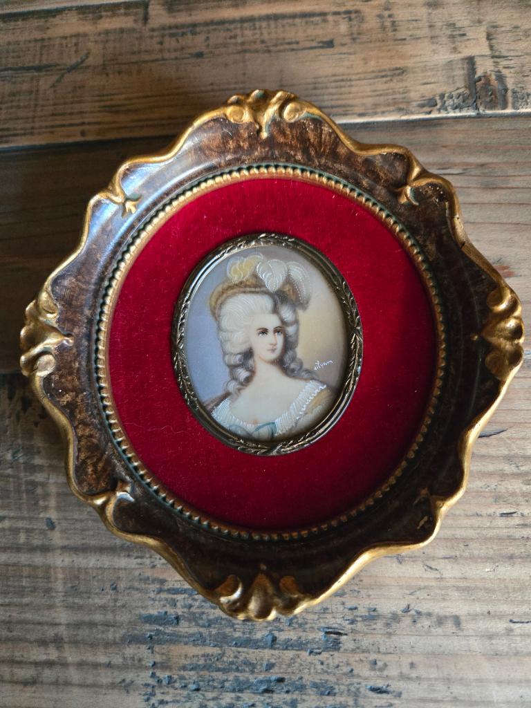 Gesigneerd miniatuur portret Marie Antoinette, Ophalen of Verzenden