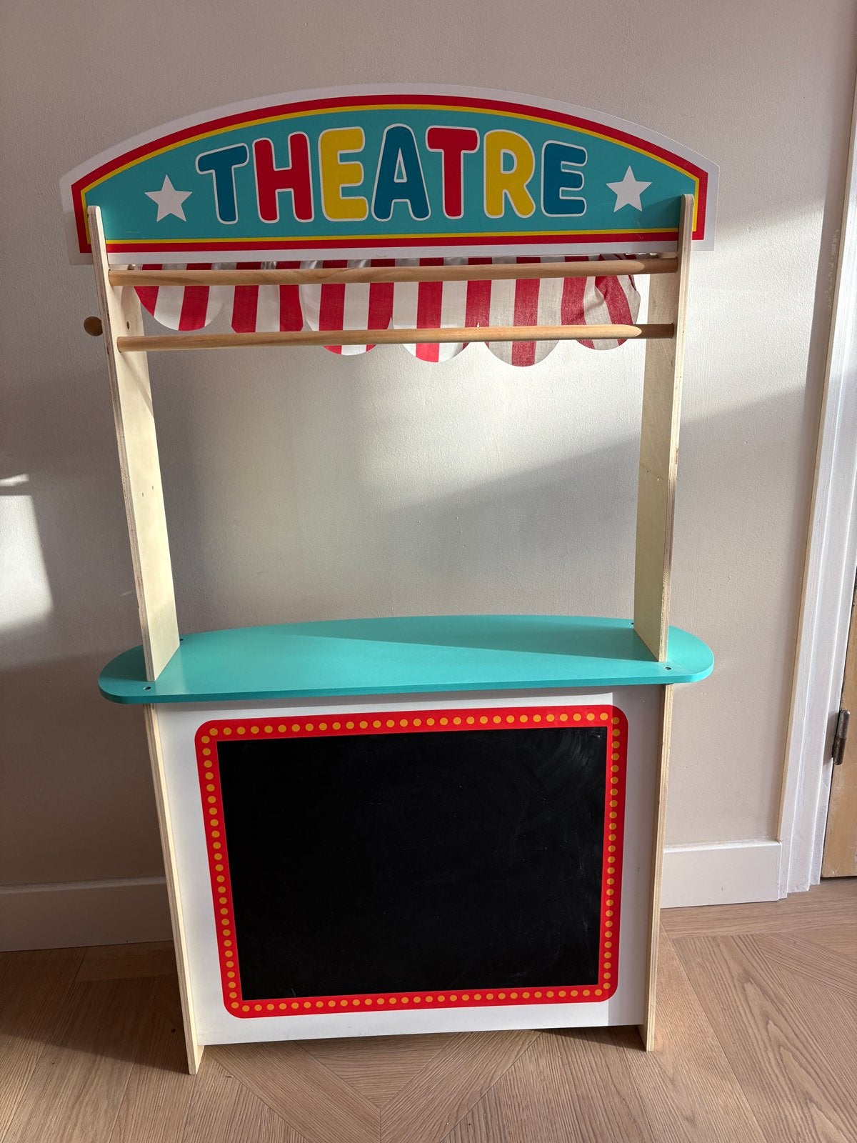 Houten Speelgoedkraam / Theater met Accessoires, Ophalen, Gebruikt, Jongen of Meisje