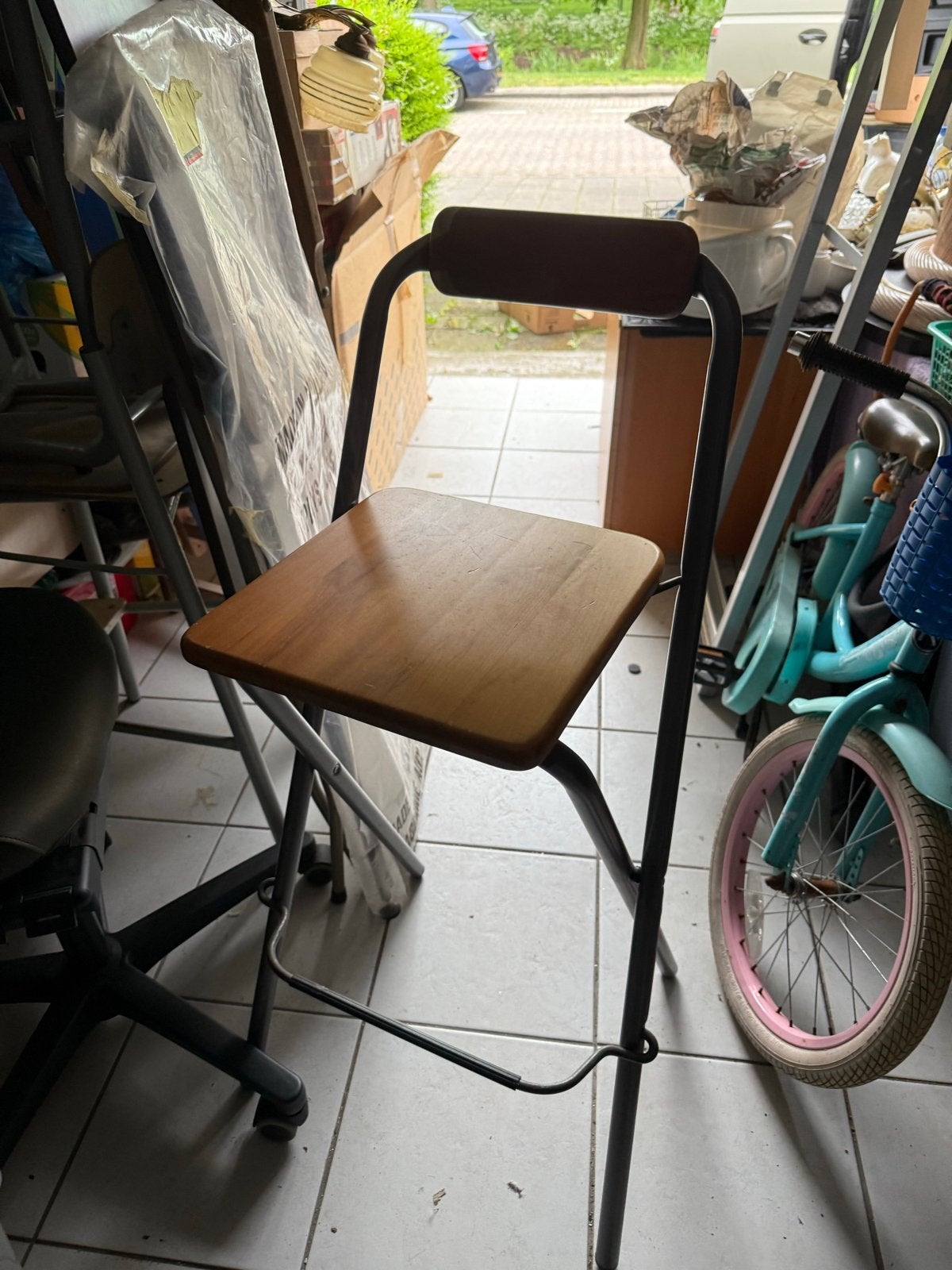 Hoge zit stoel ideaal voor bij balie of bar, Ophalen, Gebruikt, Met voetsteun, Hout