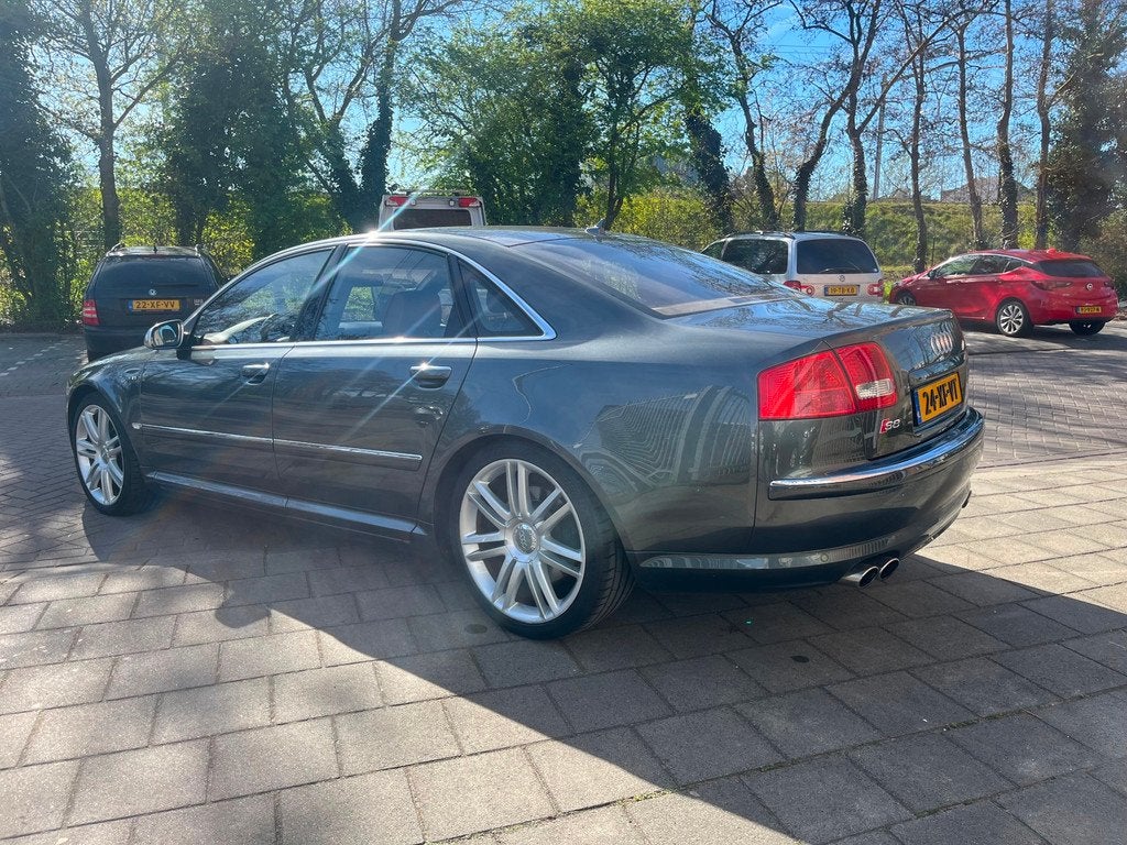 Audi A8 5.2 S8 Pro Line, Auto's, Audi, Automaat, Gebruikt, 5204 cc, 120 €/maand