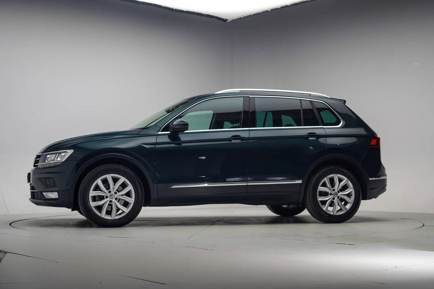 Volkswagen Tiguan 1.4 TSI ACT Highline Aut. [ LED Virtual Ca, 4 cilinders, 150 pk, SUV of Terreinwagen, 1398 kg