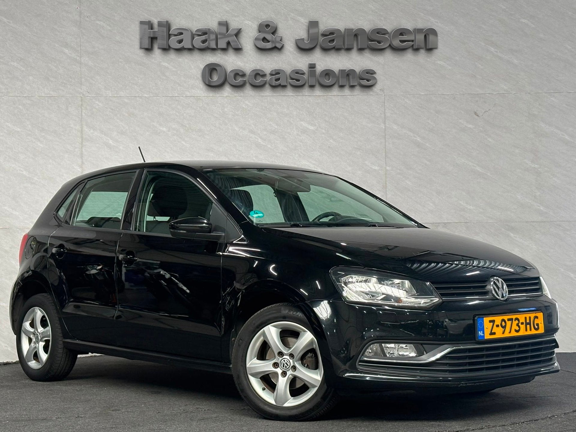 Volkswagen Polo 1.2 TSI Comfortline - Stoelverwarming - AC -, Euro 6, 4 cilinders, Zwart, Handgeschakeld