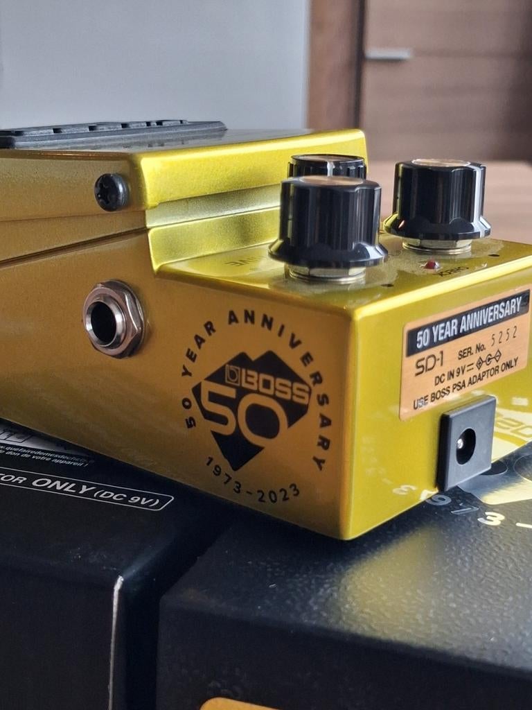 BOSS SD-1 Super Overdrive 50th Anniversary Edition Gold B50A, Muziek en Instrumenten, Effecten, Ophalen of Verzenden, Nieuw, Distortion, Overdrive of Fuzz