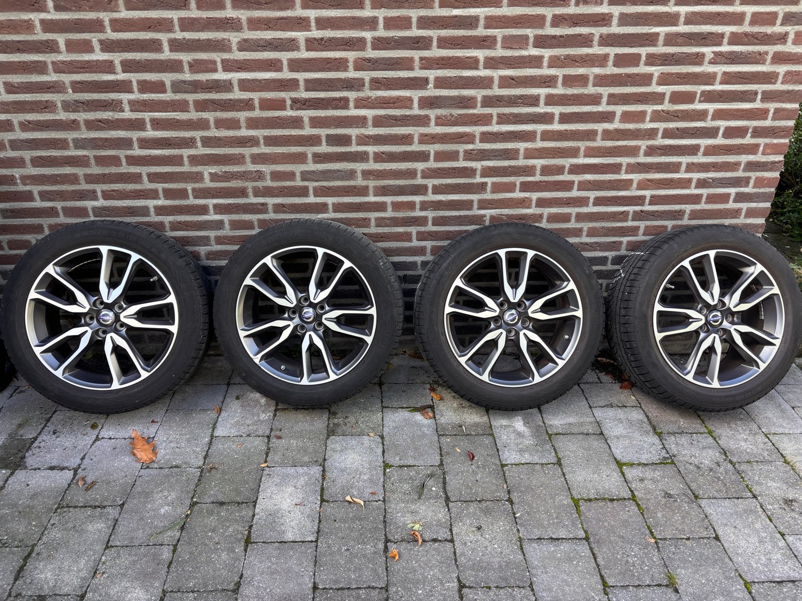 Volvo Neso velgen met Nokian winterbanden, Ophalen, 18 inch, Gebruikt, Banden en Velgen