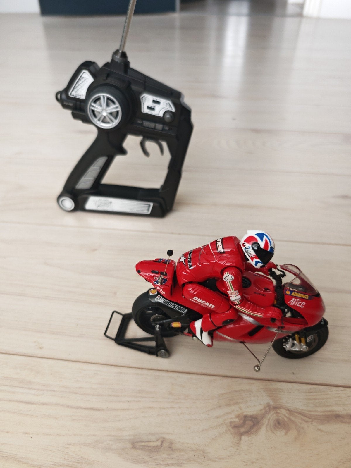 Ducati Desmosedici RC 1:12 - Werkt niet, Ophalen of Verzenden, Zo goed als nieuw