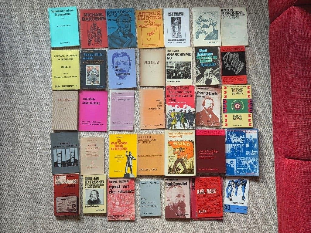 Collectie Anarchistische en Socialistische Boeken, Boeken, Diverse auteurs (o.a. Marx, Engels, Bakoenin), Politiek en Staatkunde