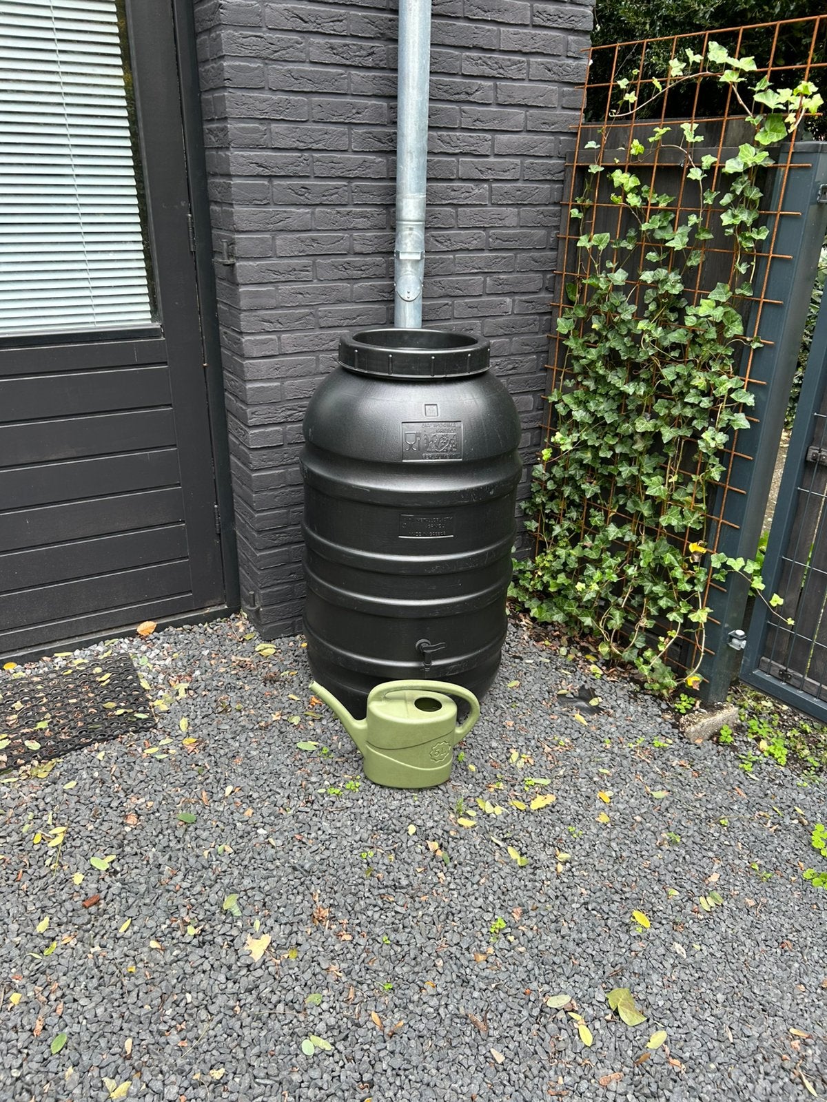 Regenton 220 liter! met nieuw kraantje, Tuin en Terras, 150 liter of meer, Ophalen, Zo goed als nieuw