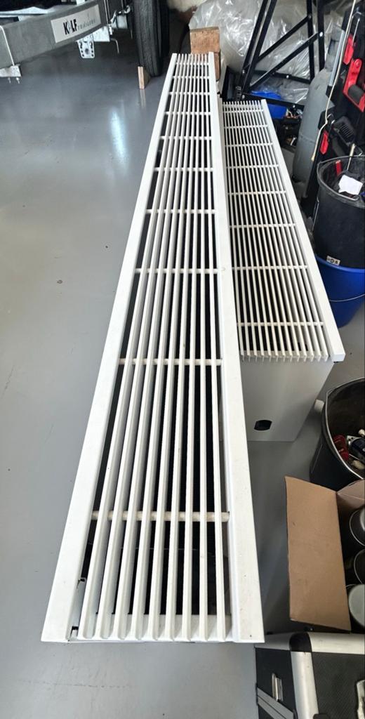 Jaga Strada radiator Wandconvector 1,60 m lang. Ral 9016 wit, Doe-het-zelf en Verbouw, Verwarming en Radiatoren, Ophalen, 30 tot 80 cm