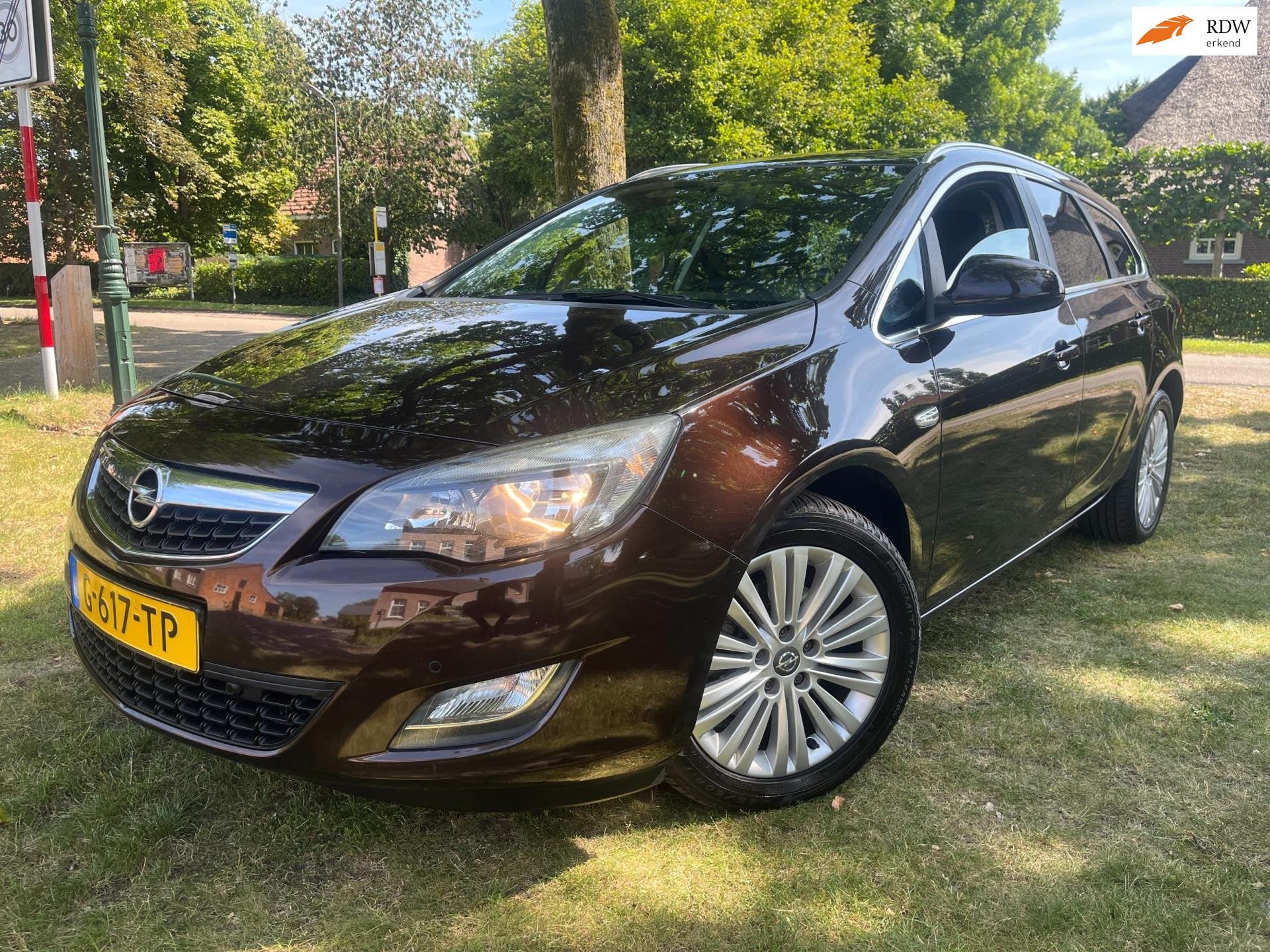 Opel Astra Sports Tourer 1.6 Turbo Cosmo 180Pk / LM / Airco, Auto's, Voorwielaandrijving, Euro 5, Gebruikt, Zwart