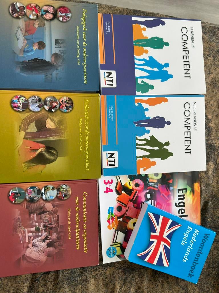 Studieboeken onderwijsassistent mbo 4, Boeken, Ophalen of Verzenden, Zo goed als nieuw, Overige niveaus