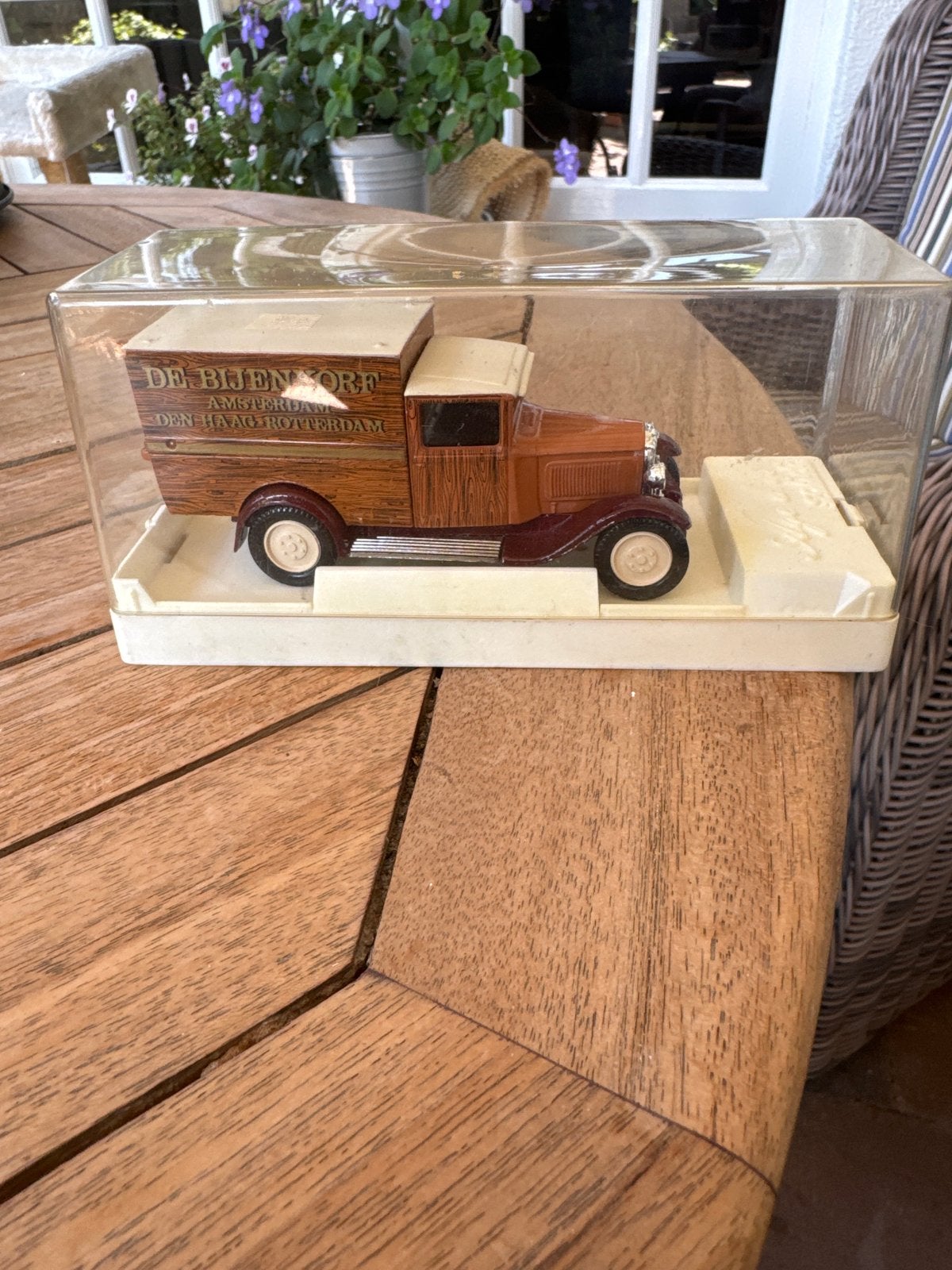 Solido De Bijenkorf vrachtwagen model, Overige merken, 1:32 tot 1:50, Ophalen of Verzenden, Zo goed als nieuw