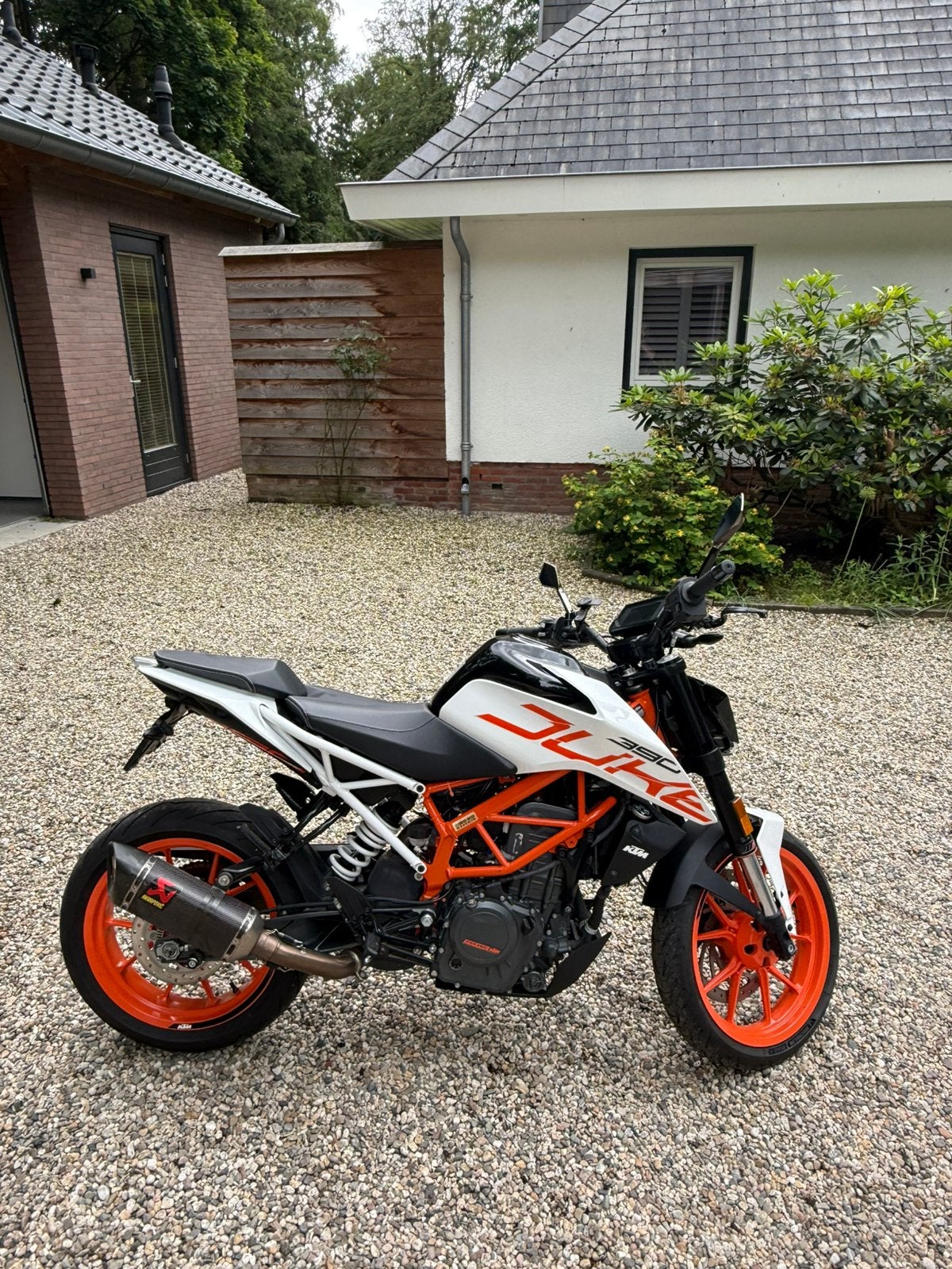 KTM 390 duke 2017 ABS A2 Akrapovic, 390 cc, Particulier, Minimaal motorrijbewijs A2, Sportuitlaat