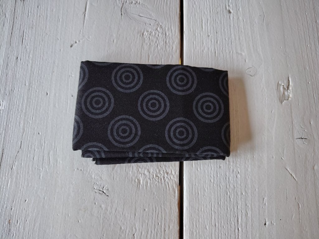 Prachtige quiltstof Timeless Treasures - zwart - cirkels, Zwart, Nieuw, Ophalen of Verzenden, 30 tot 120 cm