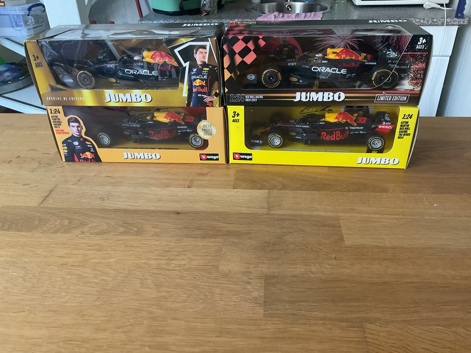 4x Max Verstappen 1:24 nieuw in verpakking ook per stuk, Ophalen of Verzenden, Nieuw, Auto, Bburago