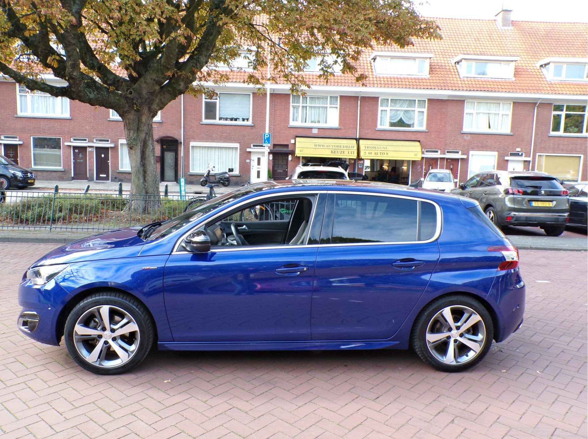 Peugeot 308 1.2 PureTech GT-line 2E EIG GEHEEL PEUGEOT DEALE, Auto's, Voorwielaandrijving, Dealer onderhouden, Gebruikt, Euro 6