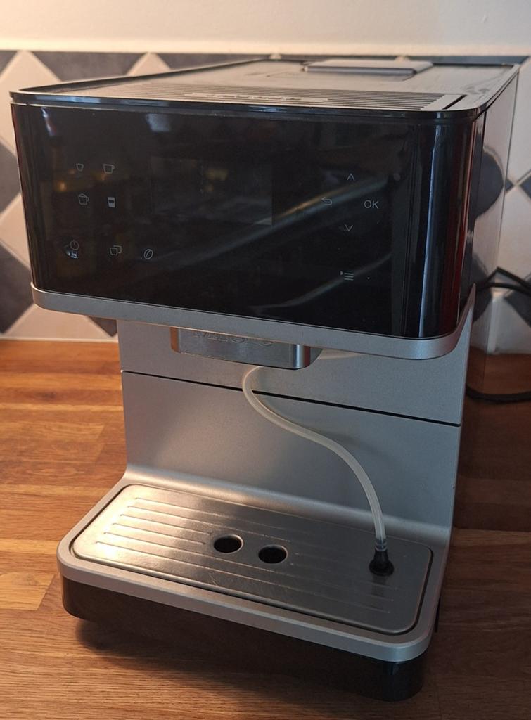 Miele CM6100 koffie machine (Stuk), Witgoed en Apparatuur, Koffiezetapparaten, Koffiemachine, Ophalen