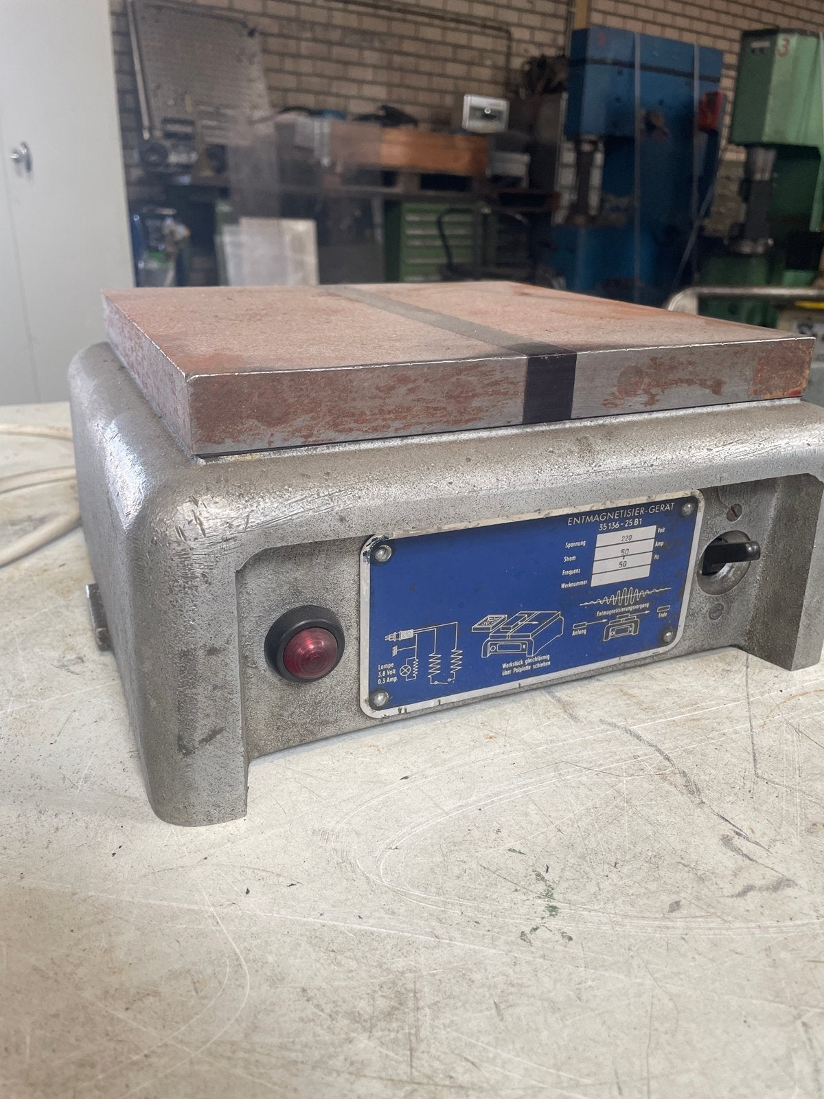 demagnetiseer apparaat tafel 35136-25 B1, Ophalen, Gebruikt