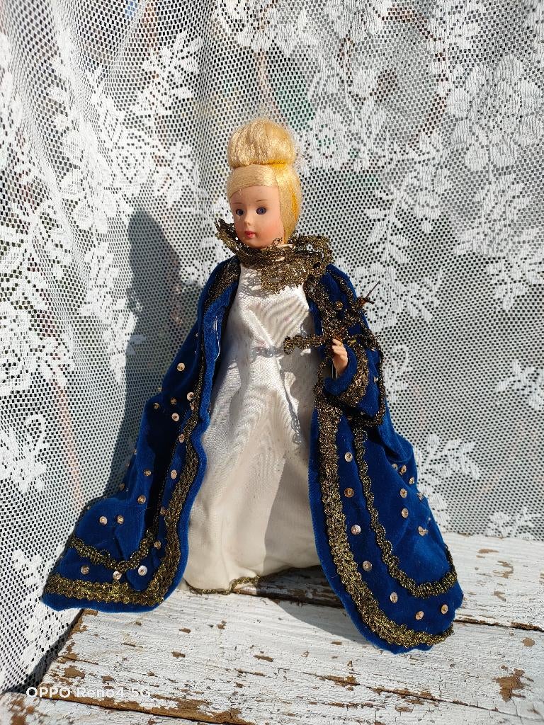 Religieus popje blauwe mantel / Vintage / België / Frankrijk, Ophalen of Verzenden, Gebruikt, Beeld(je), Christendom | Katholiek