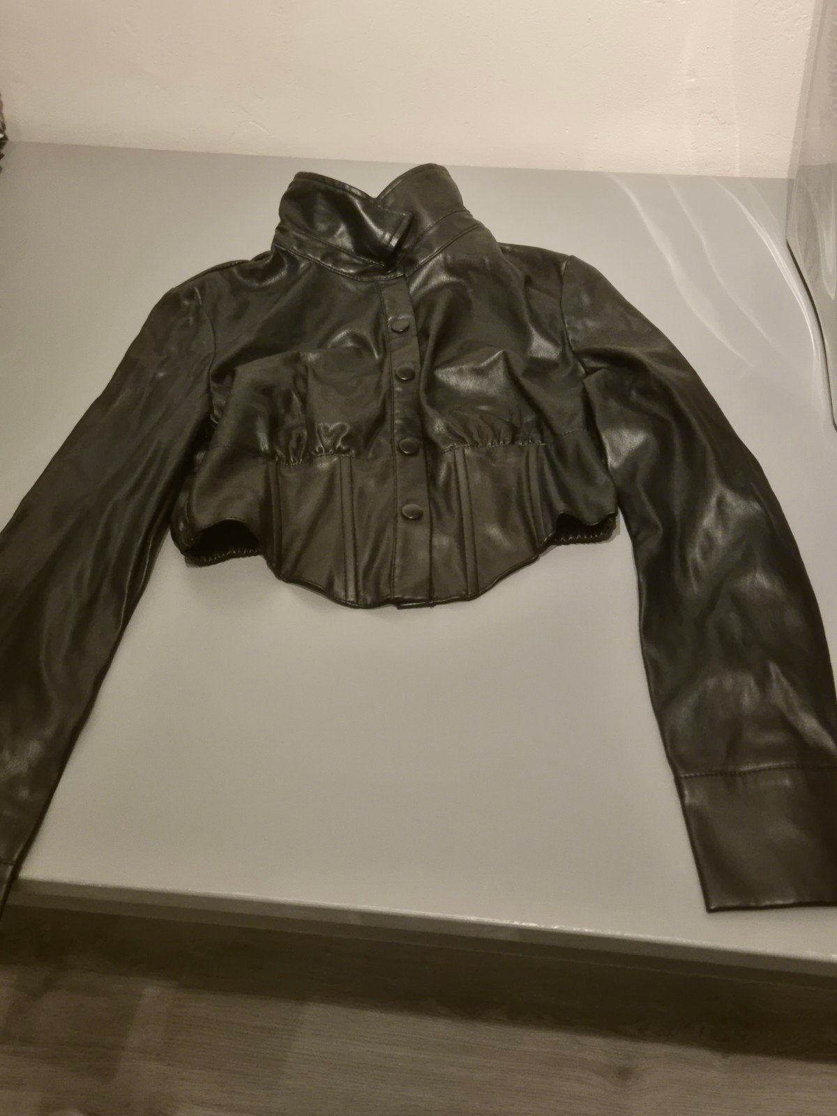 Bershka kort dames jasje van imitatieleer, Zwart, Zo goed als nieuw, Maat 36 (S), Bershka