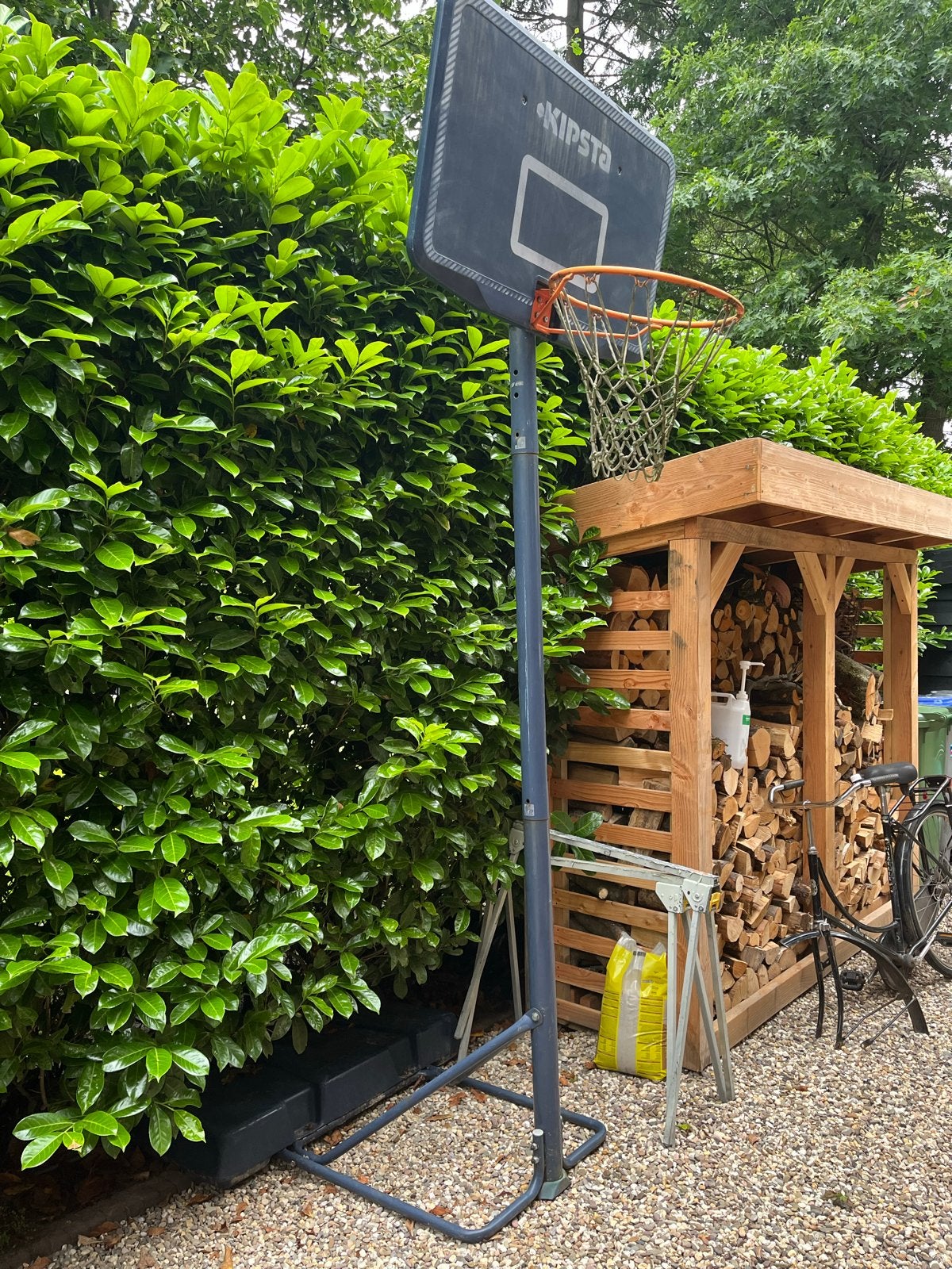 Kipsta basketbalpaal - Verstelbaar en stevig, Sport en Fitness, Basketbal, Ophalen, Gebruikt, Ring, Bord of Paal