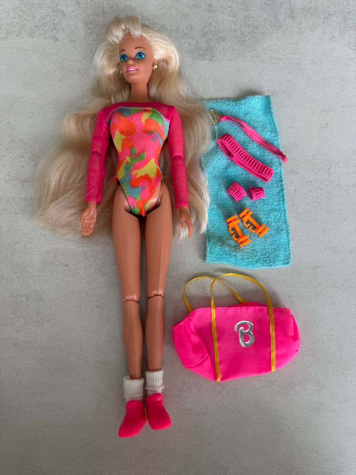 Barbie gymnast jaren 90, Ophalen of Verzenden, Gebruikt, Fashion Doll