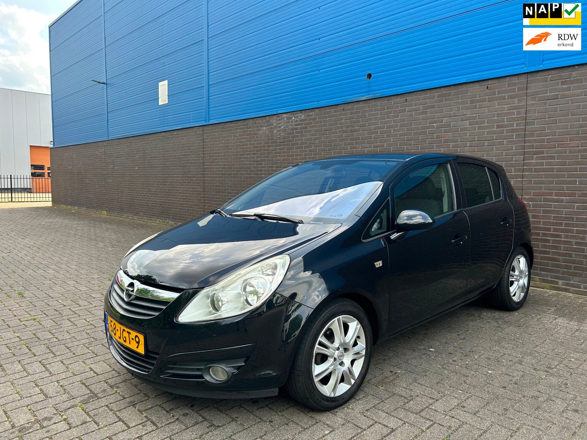 Opel Corsa 1.2-16V Cosmo | Automaat | Stoel- en Stuurverwarm, Auto's, Opel, Gebruikt, 4 cilinders, 1229 cc, Origineel Nederlands