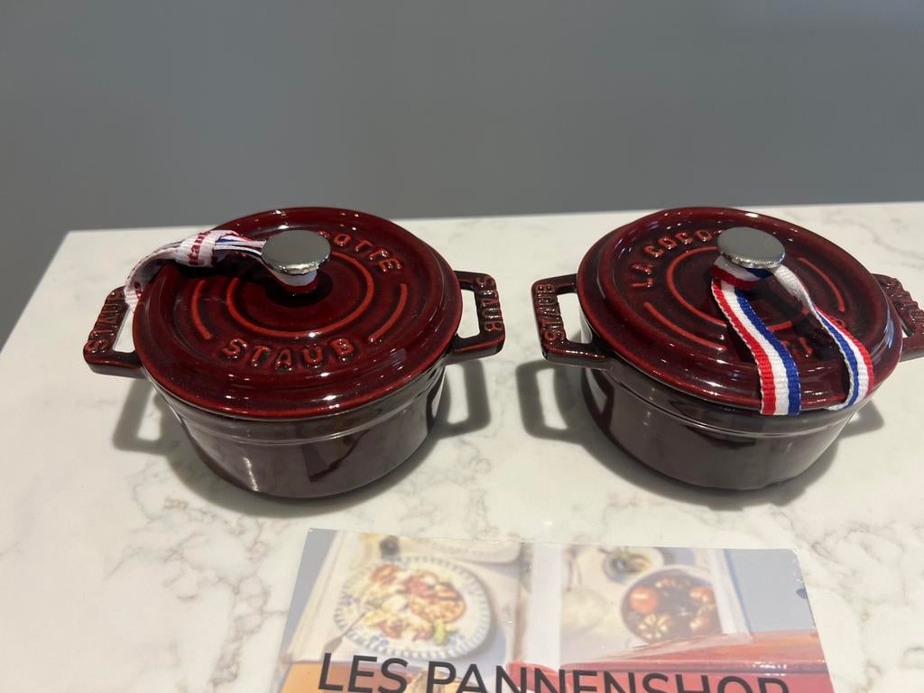 2 gietijzeren minipannetjes Staub, 10 cm Grenadine, Gietijzer, Nieuw, Ophalen of Verzenden, Staub