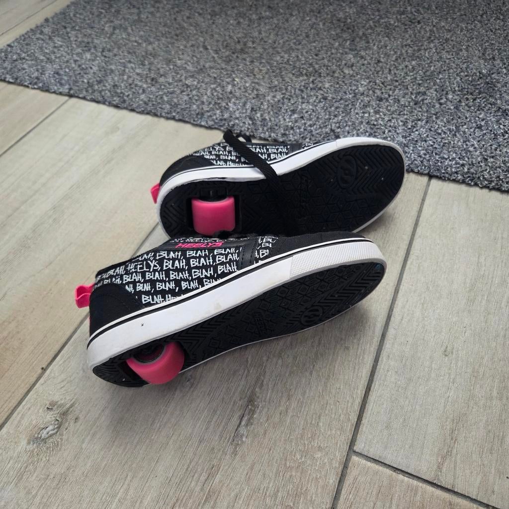 Heelys rolschoenen maat 33 zwart met roze wielen, Ophalen, Gebruikt, Kinderen