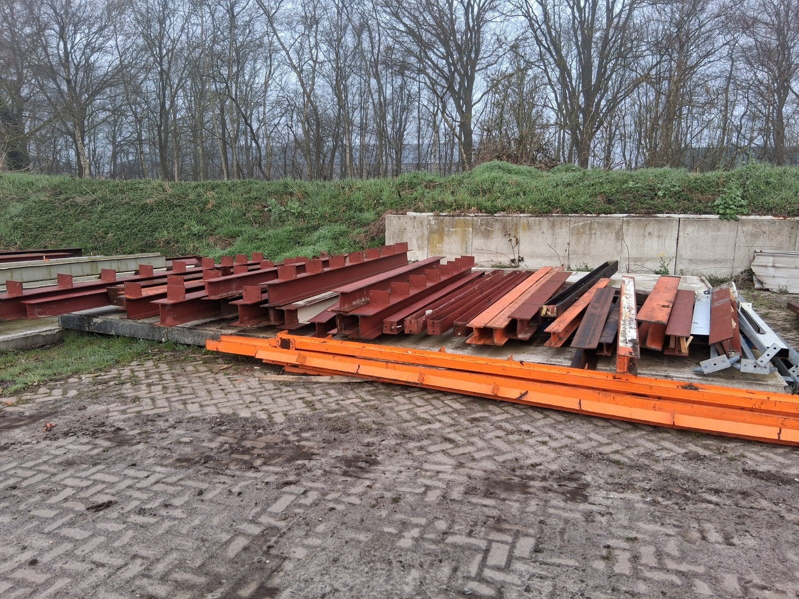 Diverse stalen profielen HE-A / HE-B/IP-E circulair, Ophalen, Gebruikt