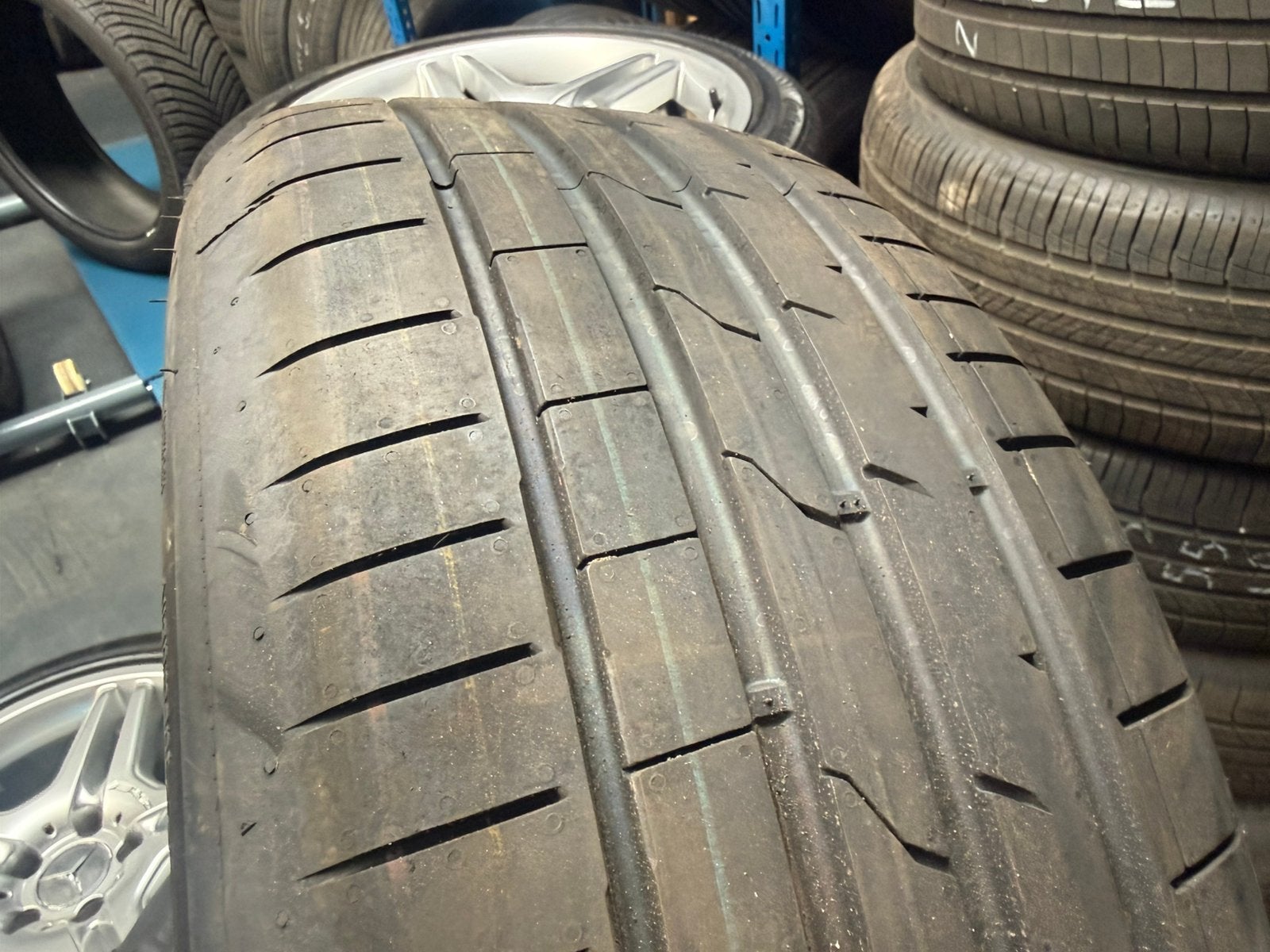 2x 225 55 18 102Y Hankook S1Evo 3 * MO NIEUW DOT2425